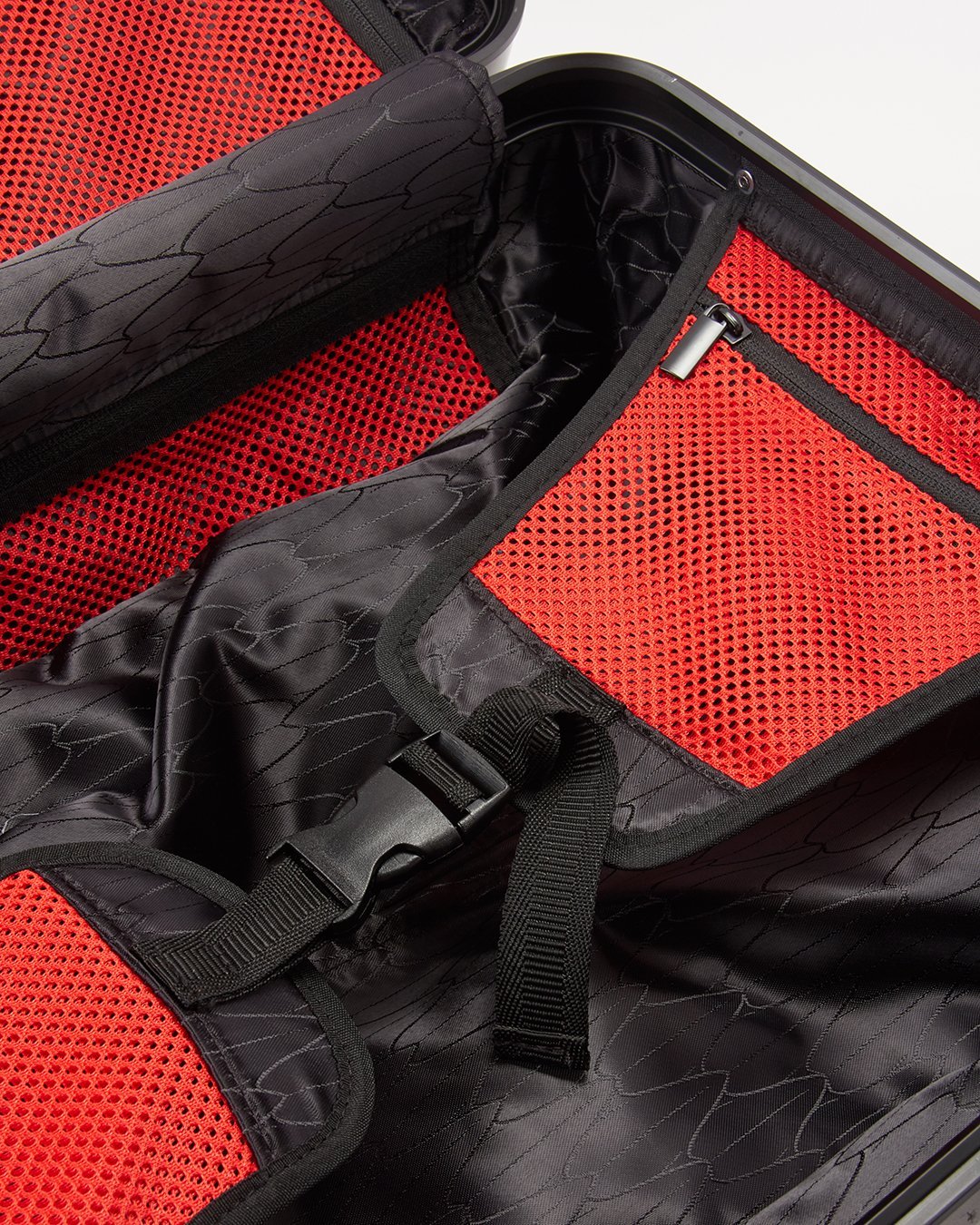 SHARKITECTURE MOLDED 2 PC LUGGAGE SET