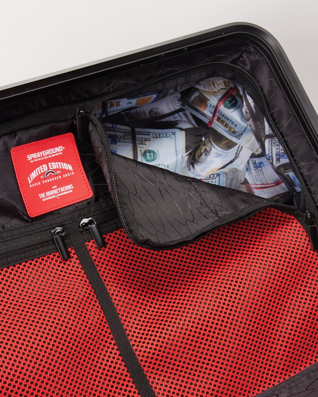 SHARKNAUTICS (CAMO) 29.5” FULL-SIZE LUGGAGE